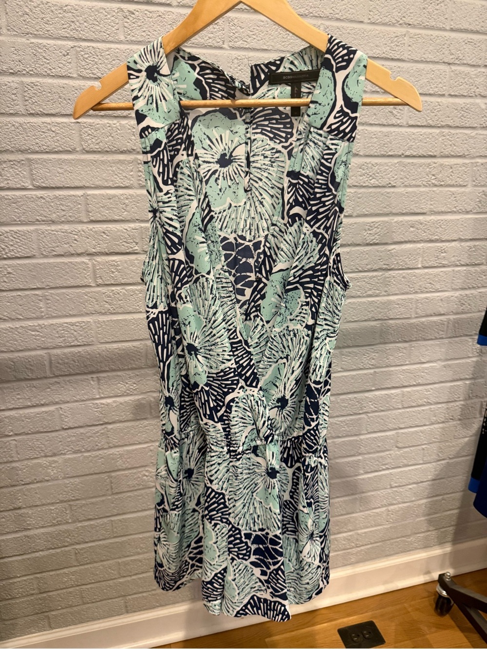BCBGMaxAzria Mint and Navy Floral Sleeveless Shift Dress